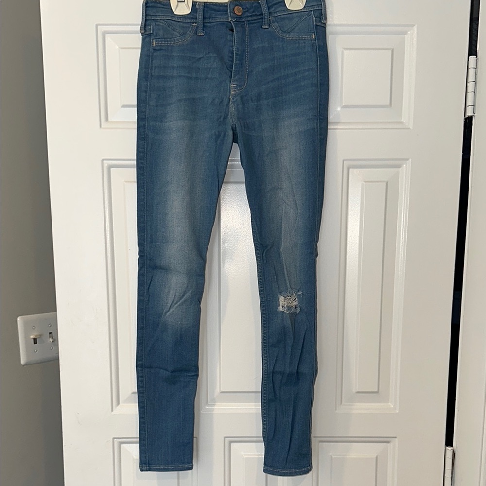 Hollister Blue Jeggings with Stretch and Distressed Detail